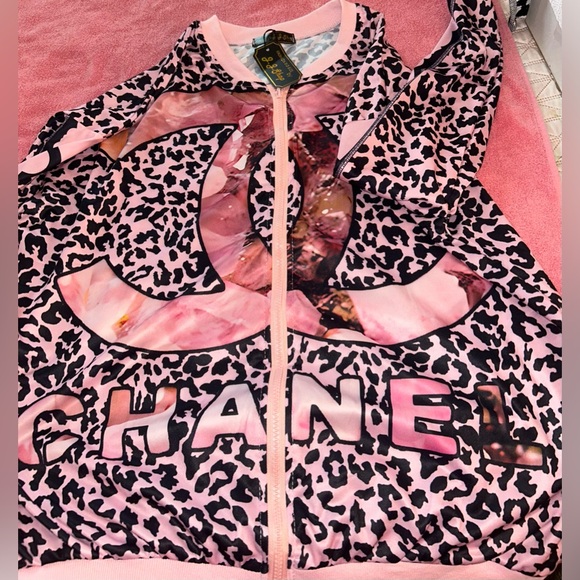 Chanel inspired jacket ๐งฅ - Picture 2 of 4